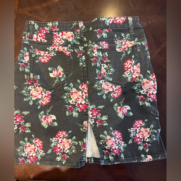 Floral Print Denim Skirt - Picture 3 of 3